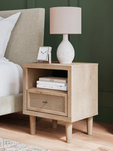 Load image into Gallery viewer, Cielden Queen Panel Headboard with Mirrored Dresser and Nightstand
